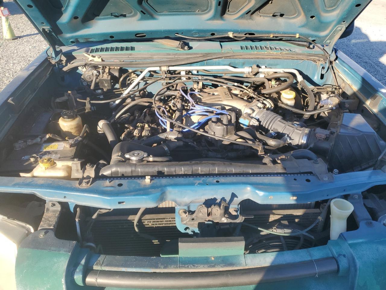 2001 NISSAN Frontier