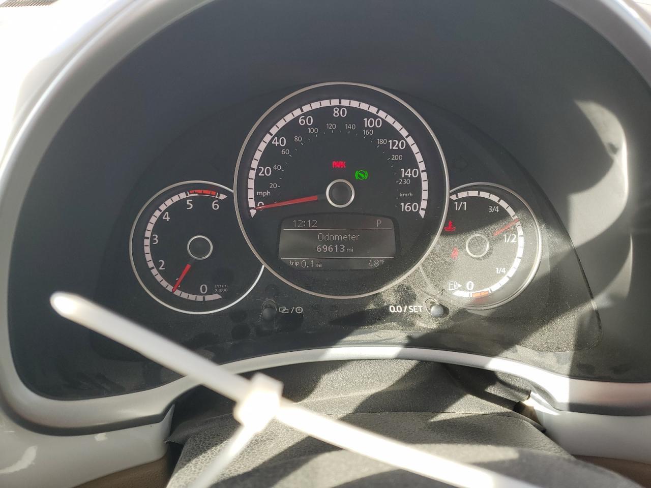 2015 VOLKSWAGEN Beetle