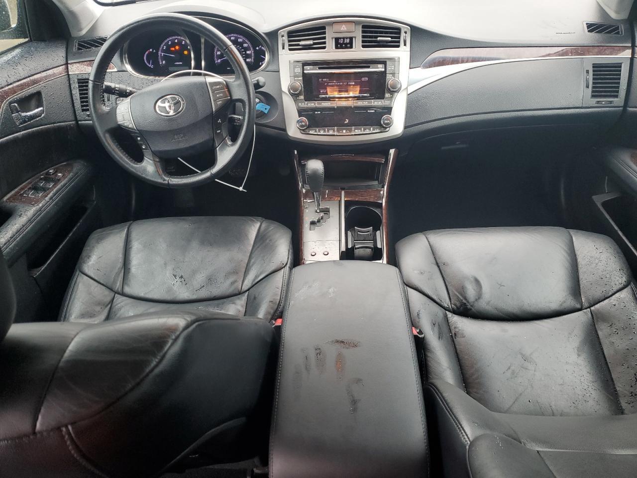 2011 TOYOTA Avalon