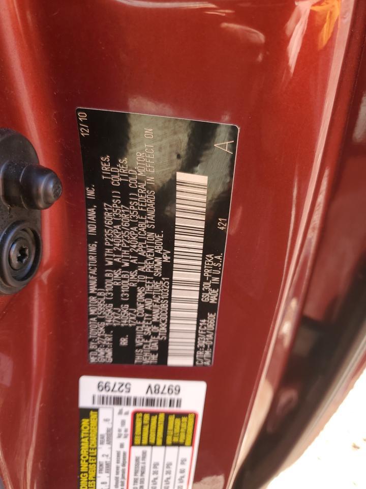 2011 TOYOTA SIENNA