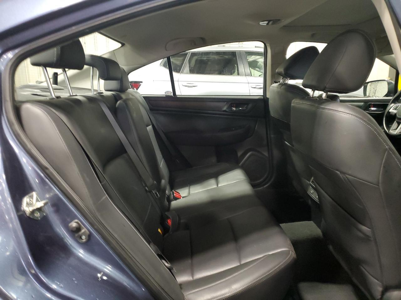 2015 SUBARU Legacy