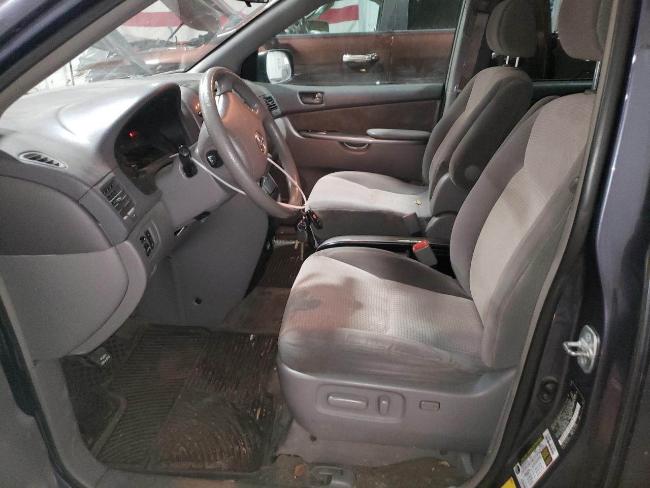 2008 TOYOTA SIENNA