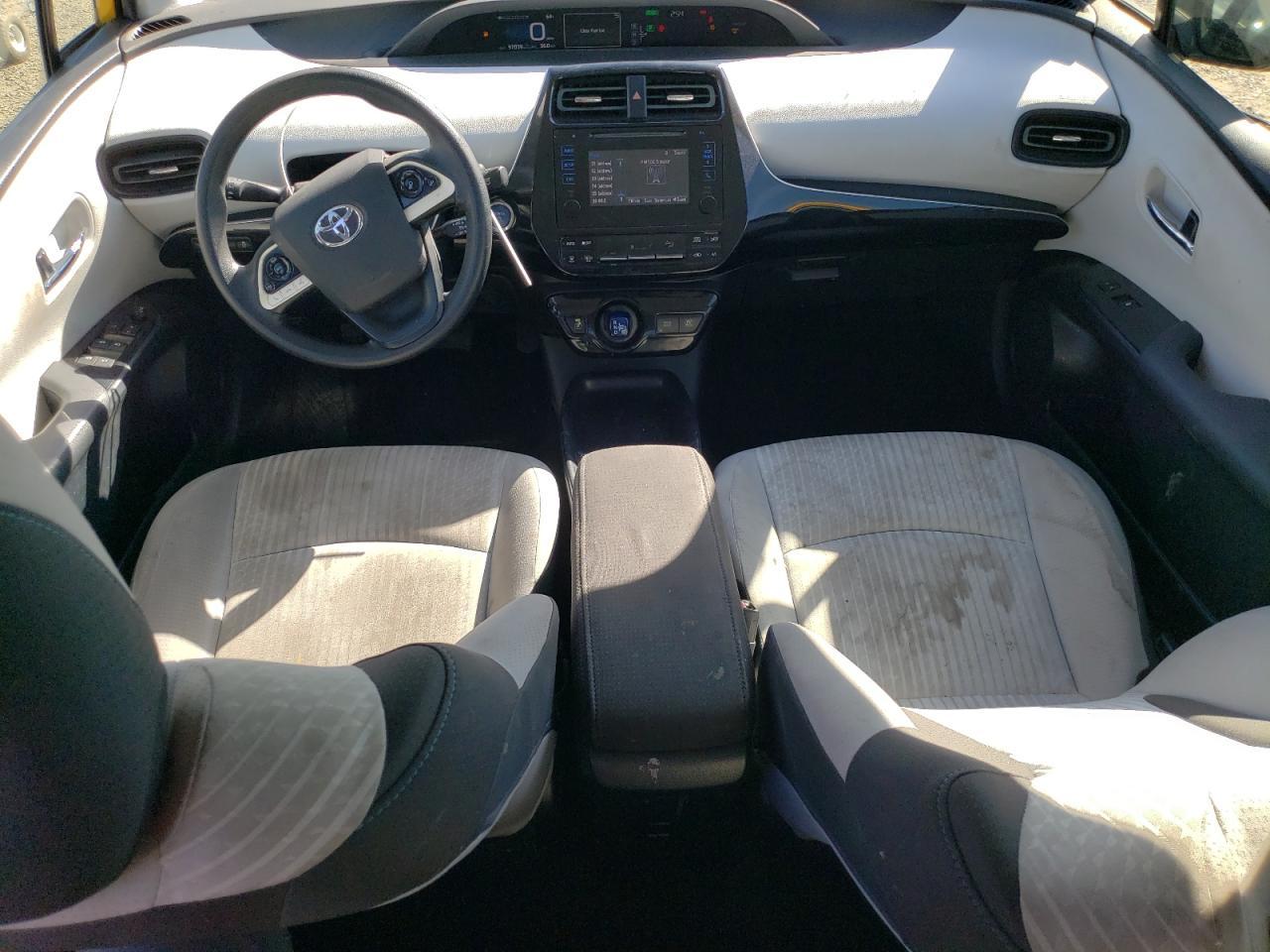 2016 TOYOTA PRIUS
