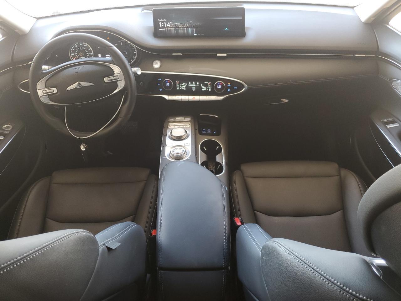 2025 GENESIS GV70