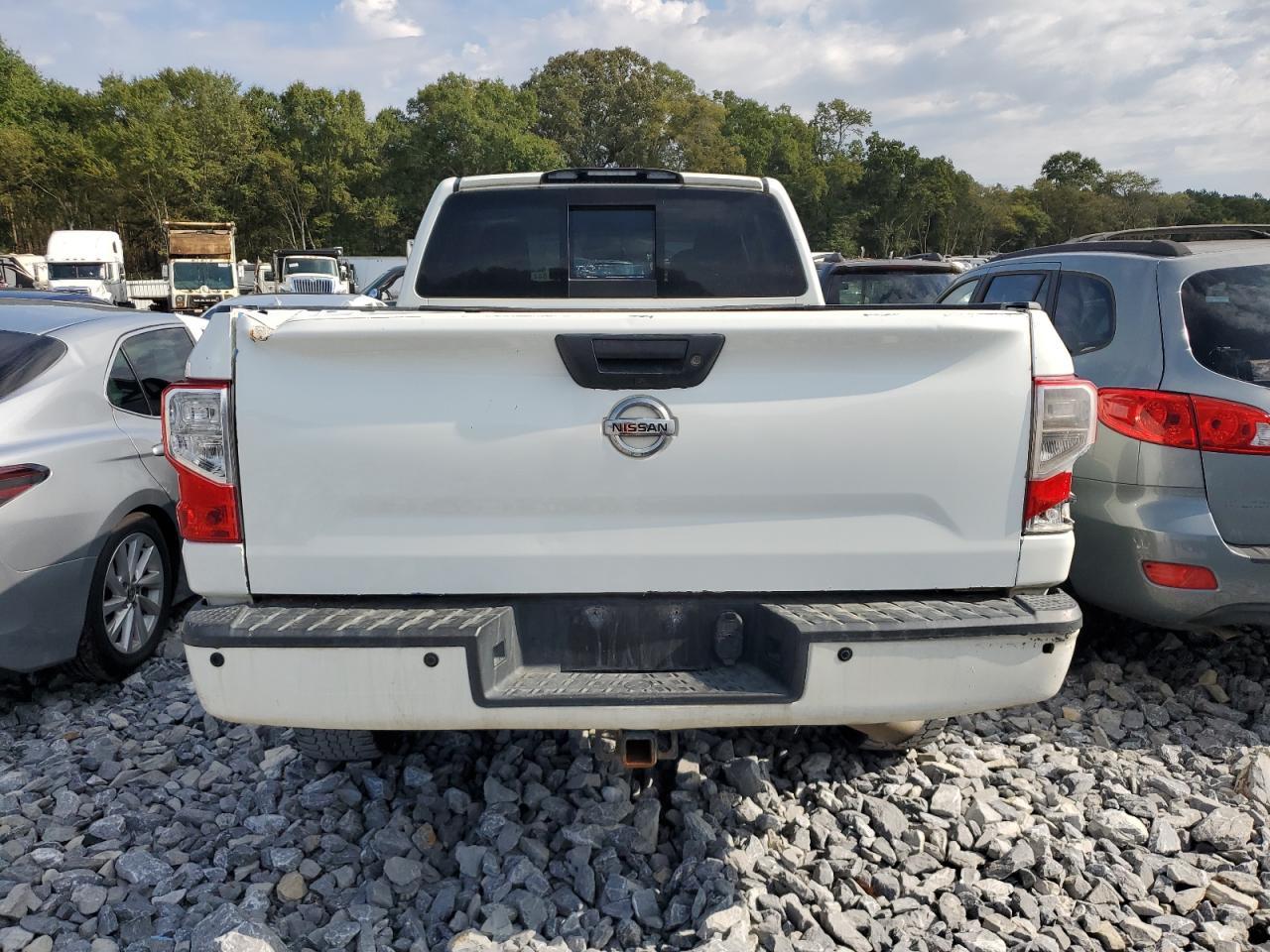 2017 NISSAN Titan