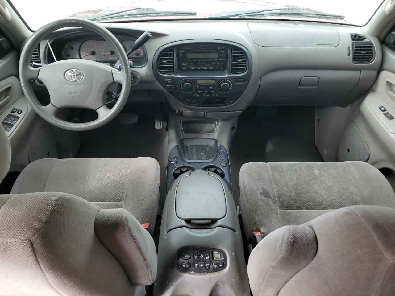 2004 TOYOTA Sequoia