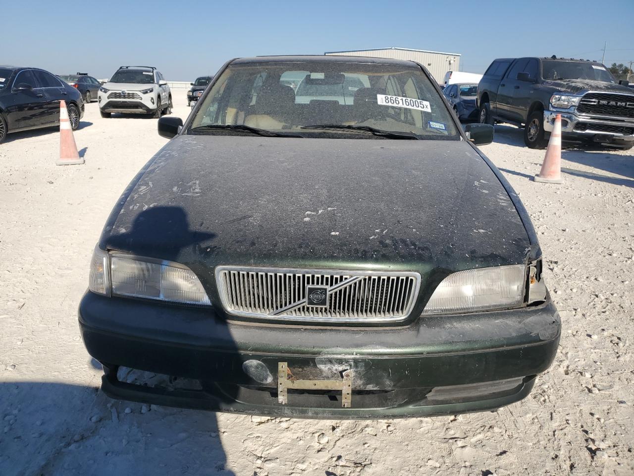 1998 VOLVO V70