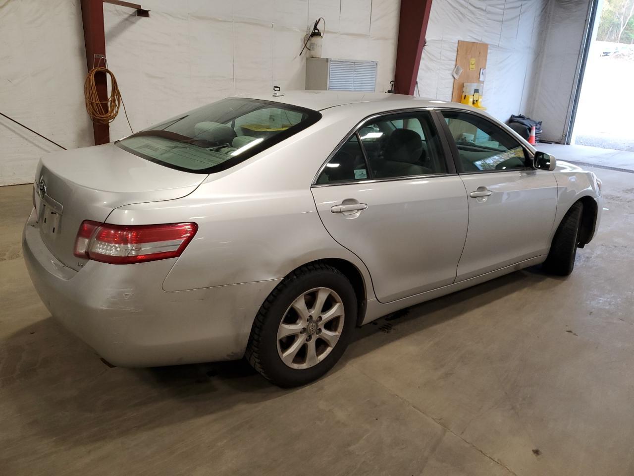 2011 TOYOTA CAMRY
