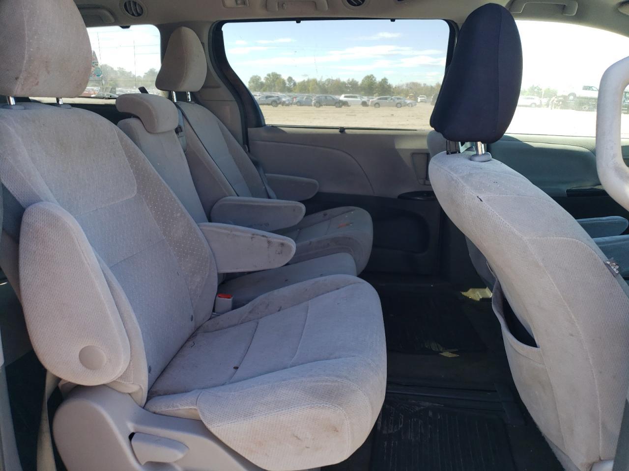 2017 TOYOTA SIENNA