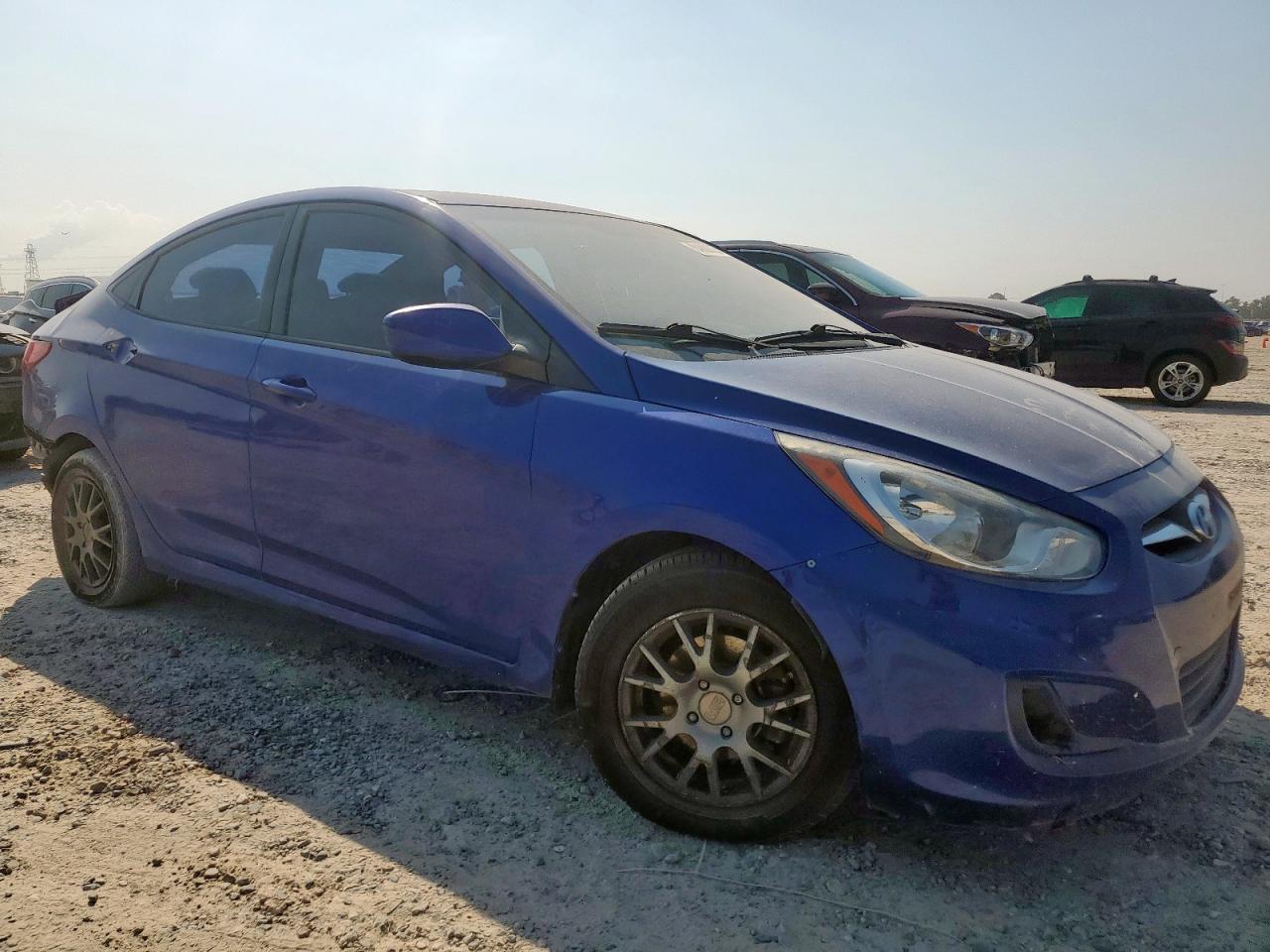 2012 HYUNDAI ACCENT