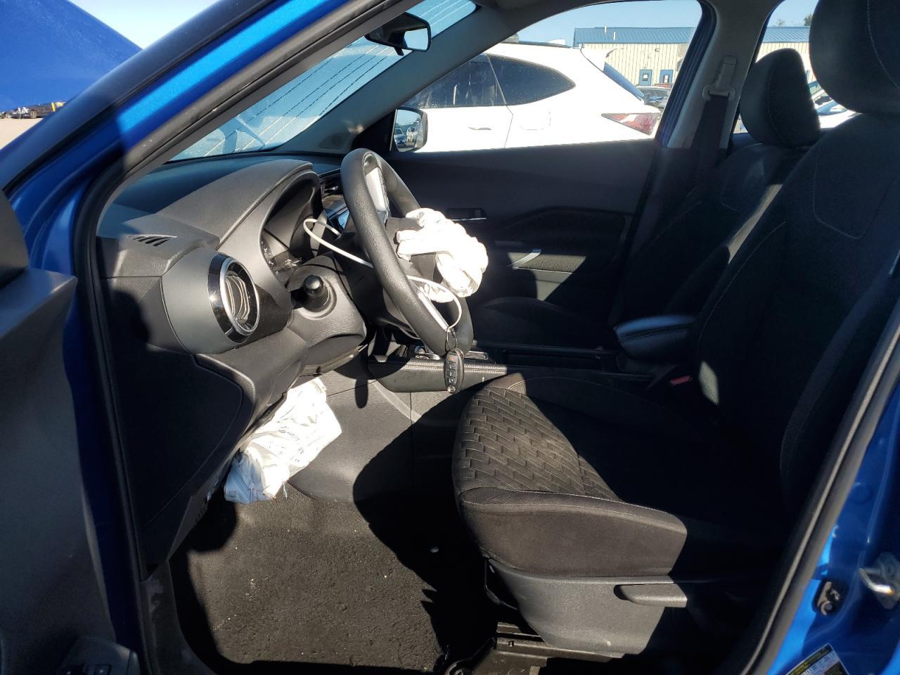 2021 NISSAN KICKS