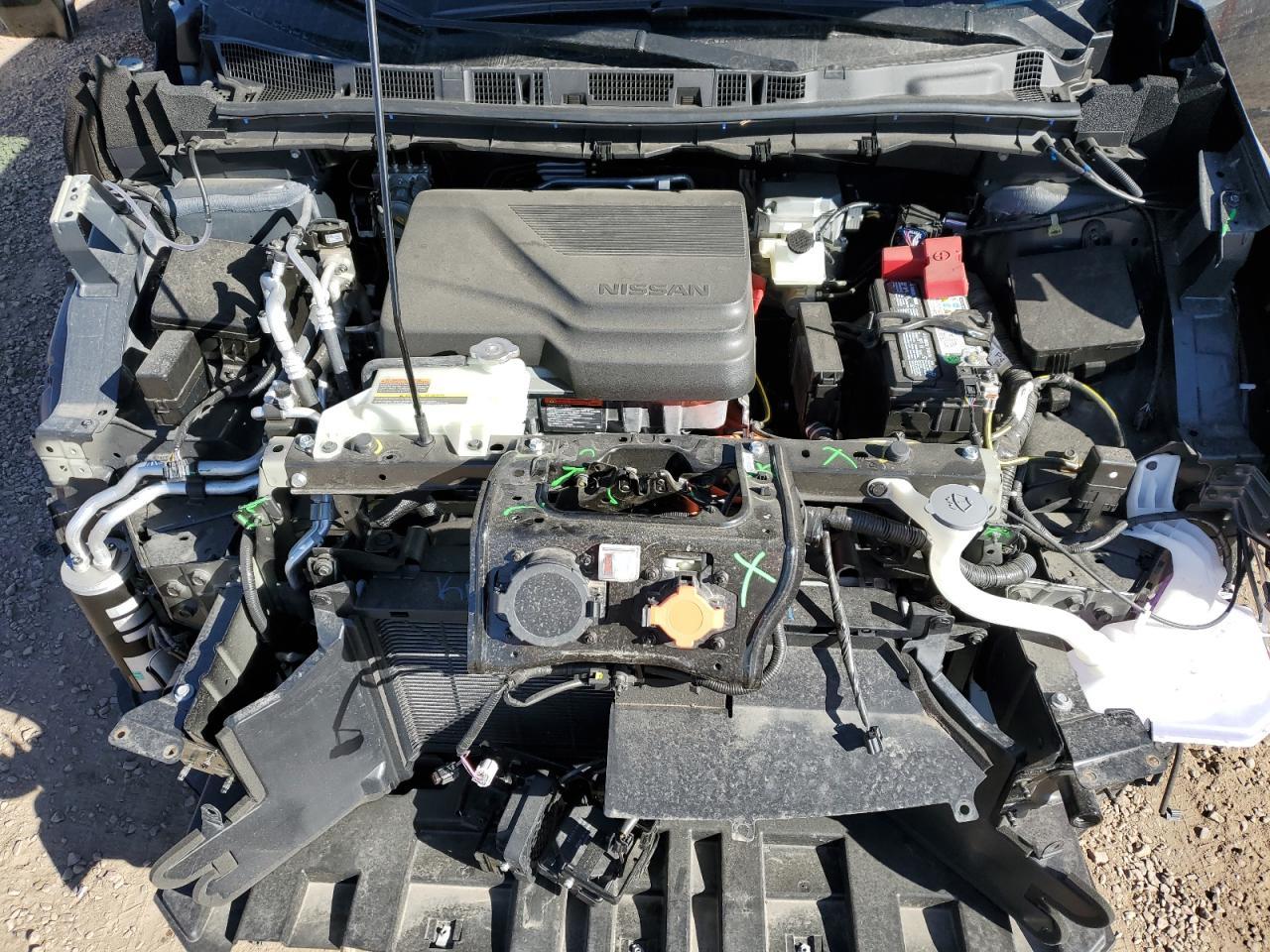 2025 NISSAN LEAF