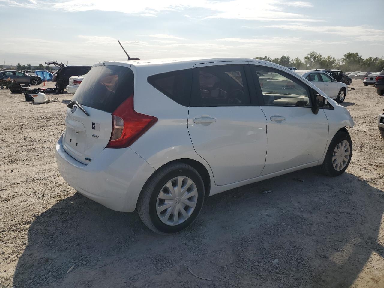 2016 NISSAN Versa Note