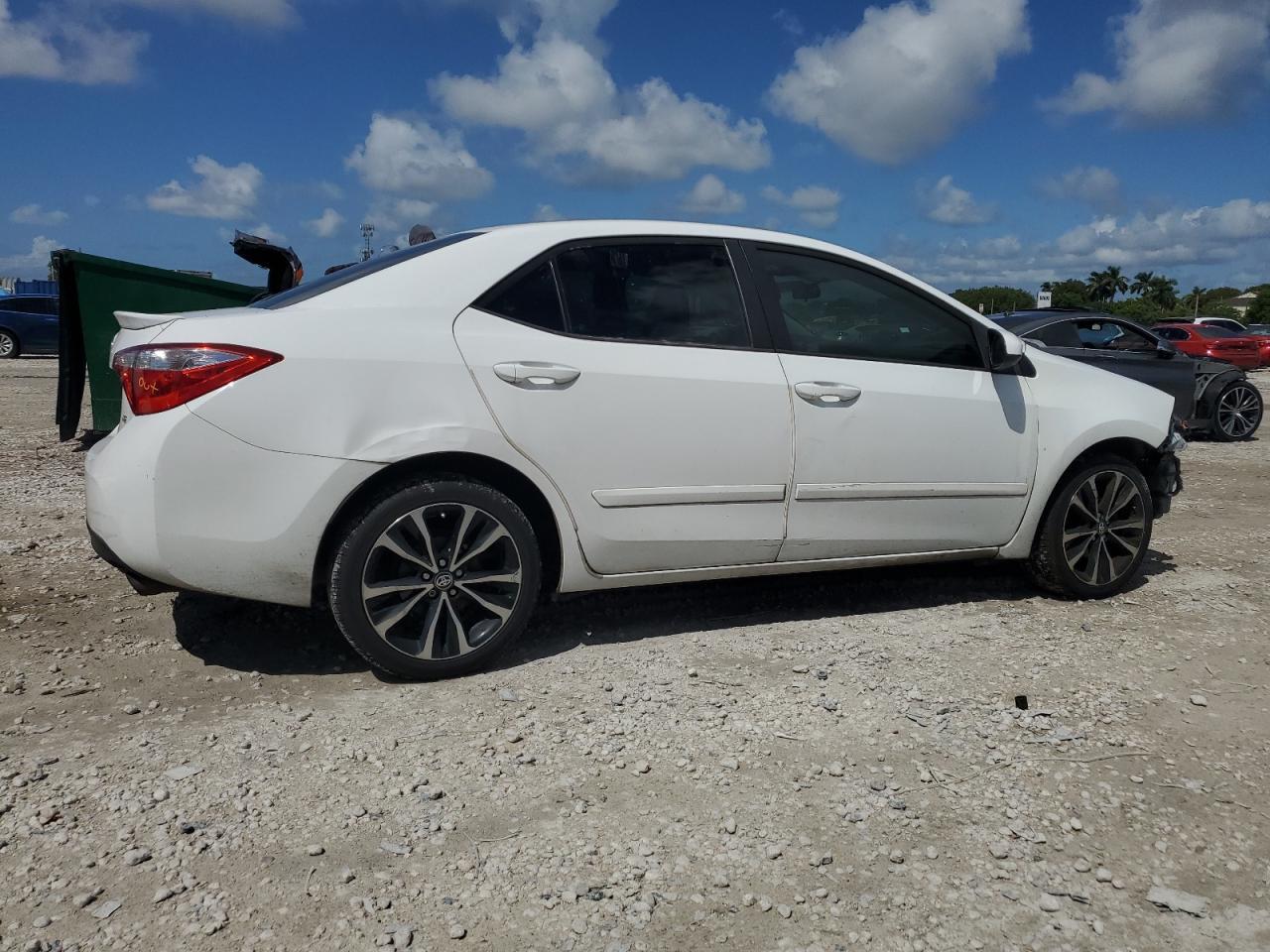 2015 TOYOTA COROLLA