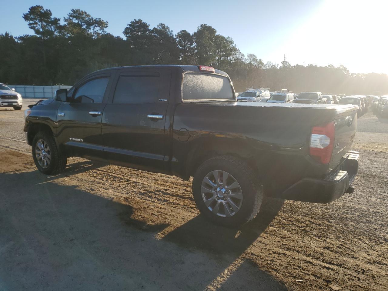 2017 TOYOTA TUNDRA