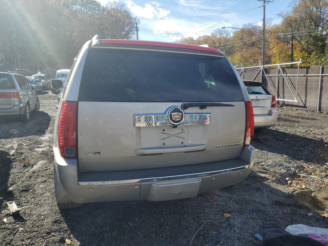 2009 CADILLAC ESCALADE