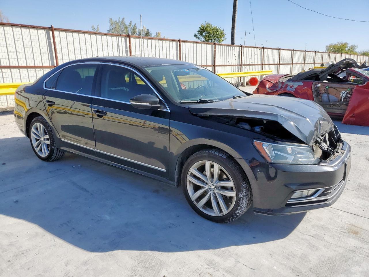 2016 VOLKSWAGEN Passat