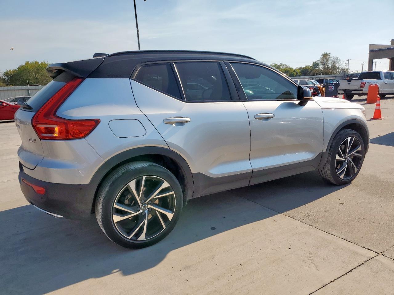 2019 VOLVO XC40