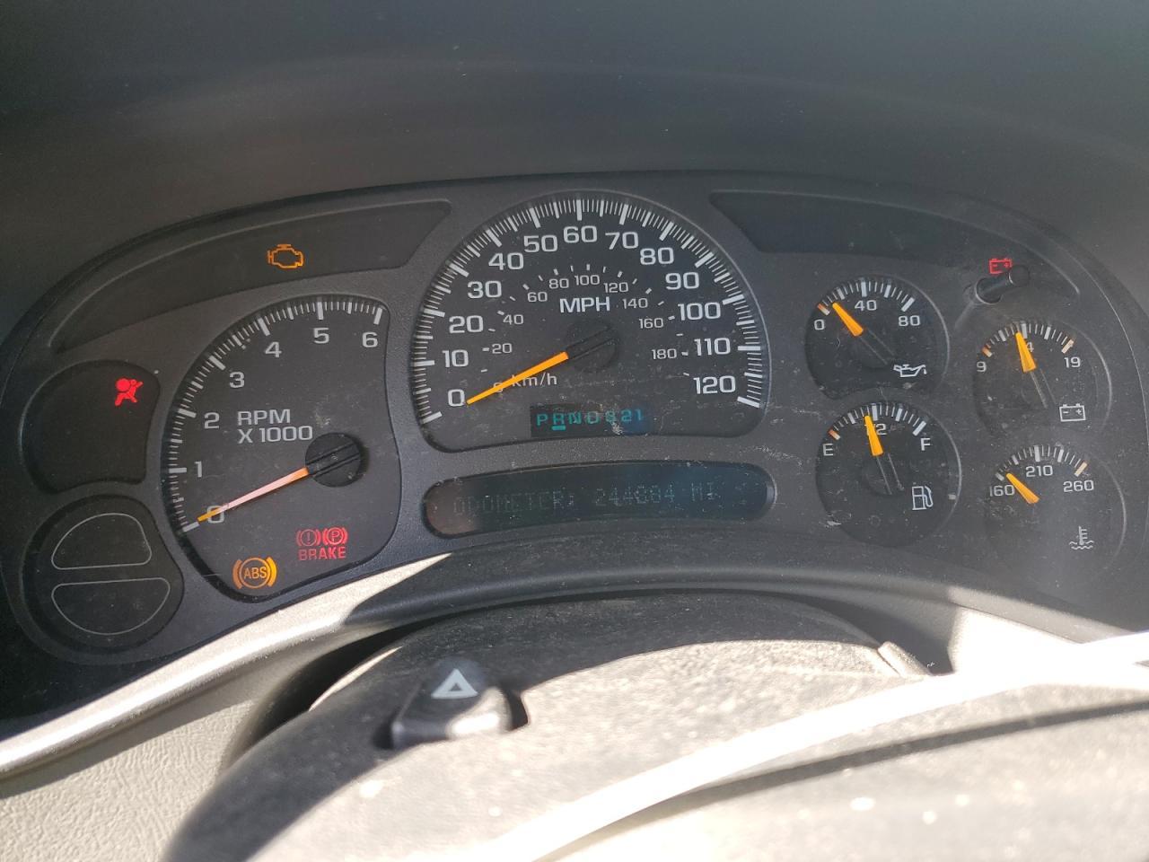 2004 CHEVROLET Suburban