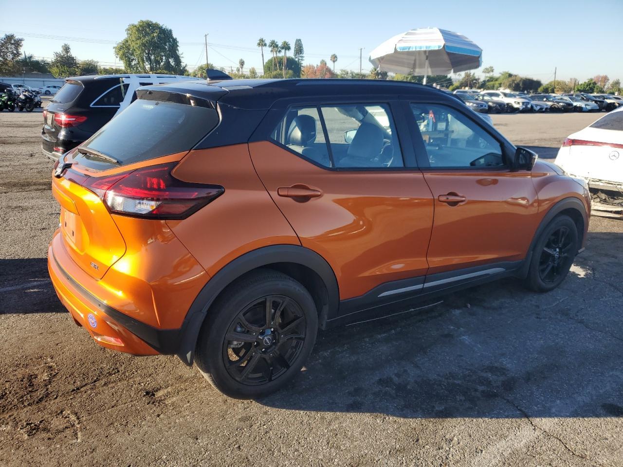 2023 NISSAN KICKS