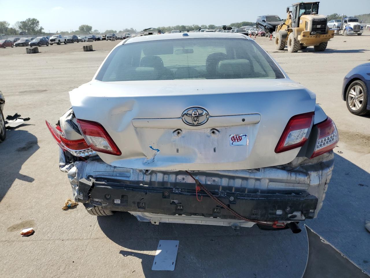 2011 TOYOTA CAMRY