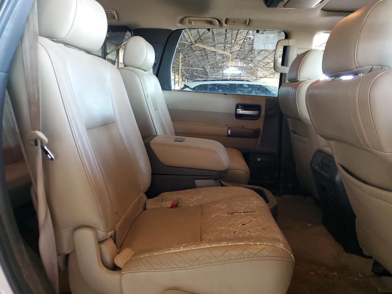 2010 TOYOTA Sequoia