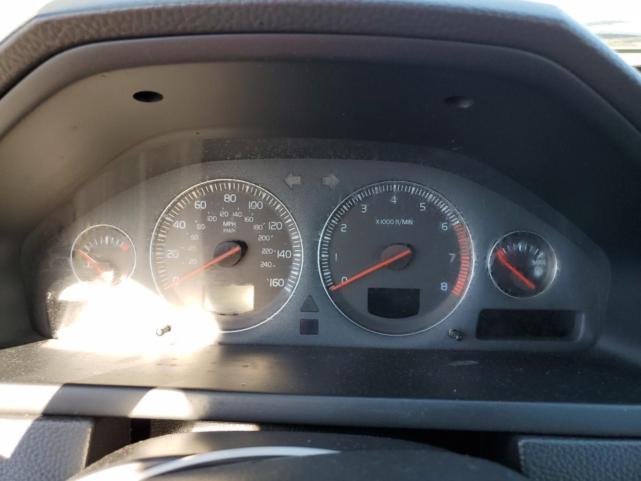 2004 VOLVO XC90