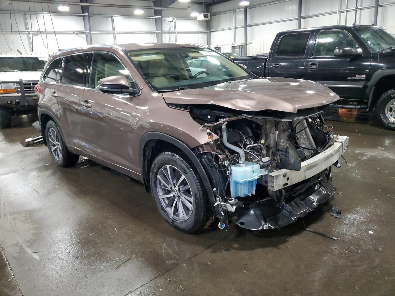 2017 TOYOTA HIGHLANDER