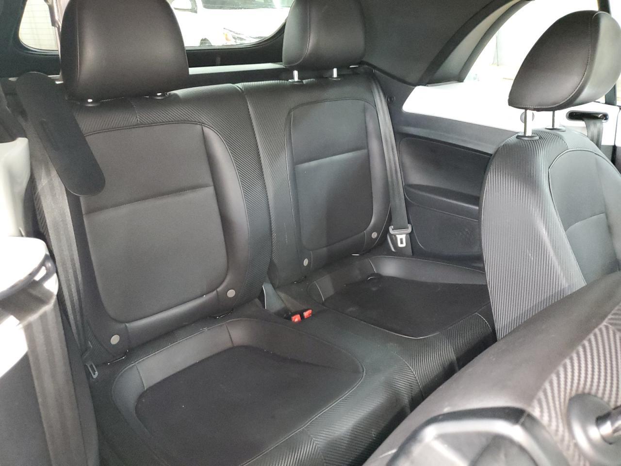 2018 VOLKSWAGEN Beetle