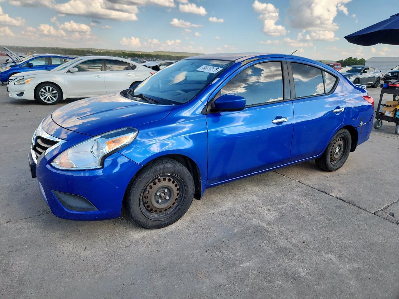 2015 NISSAN VERSA