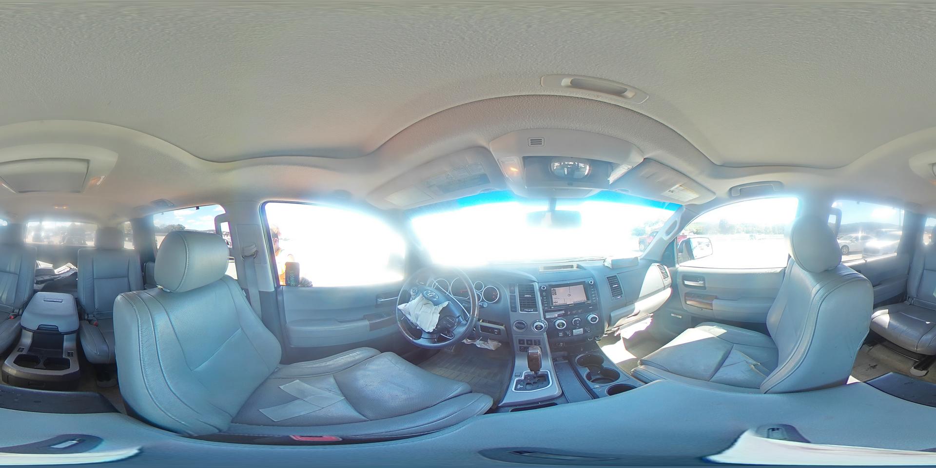 2010 TOYOTA Sequoia