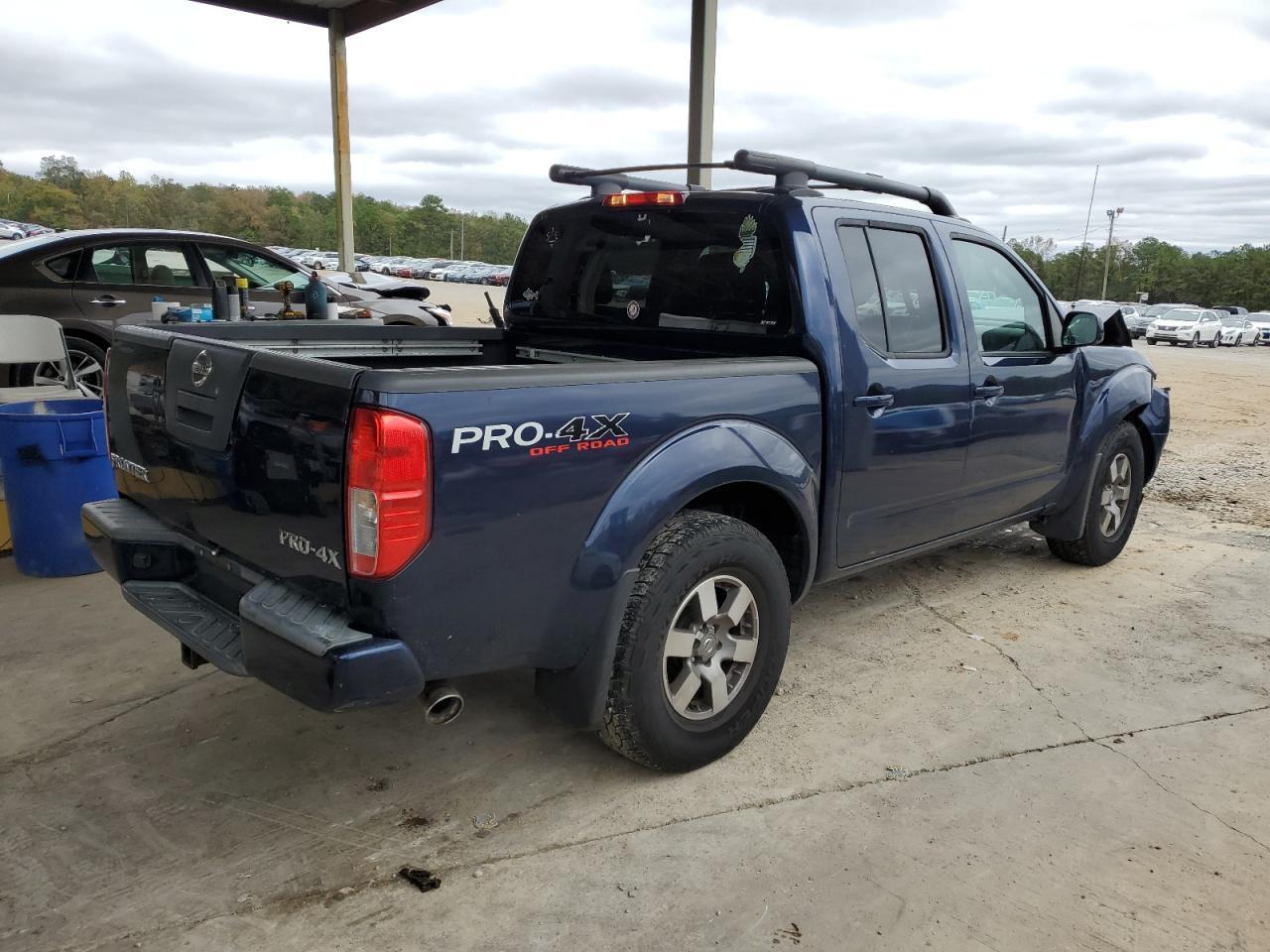 2011 NISSAN Frontier