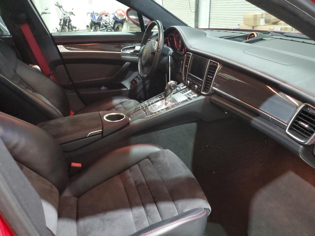 2013 PORSCHE Panamera