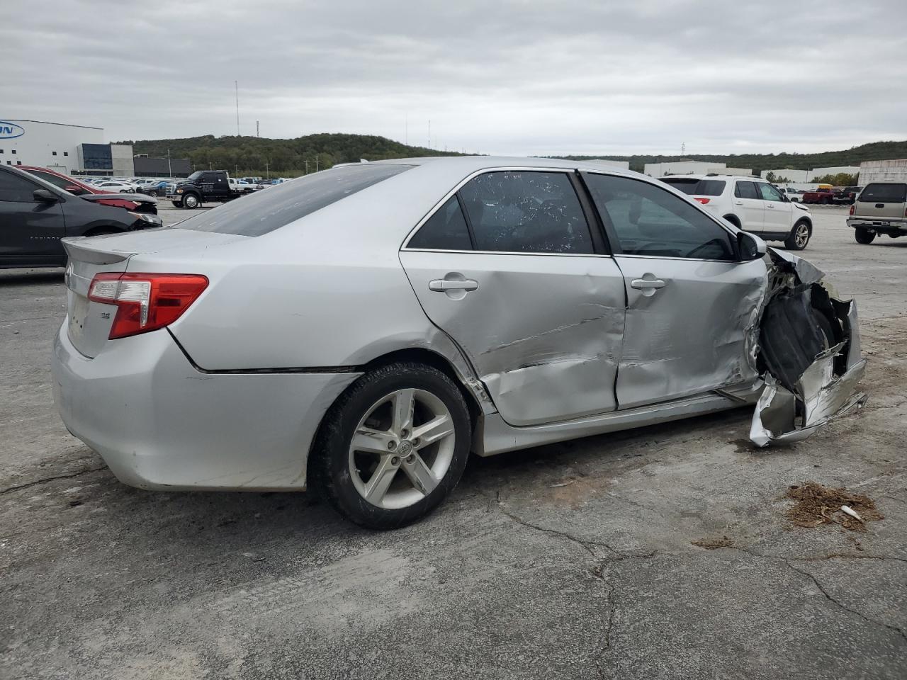 2014 TOYOTA CAMRY