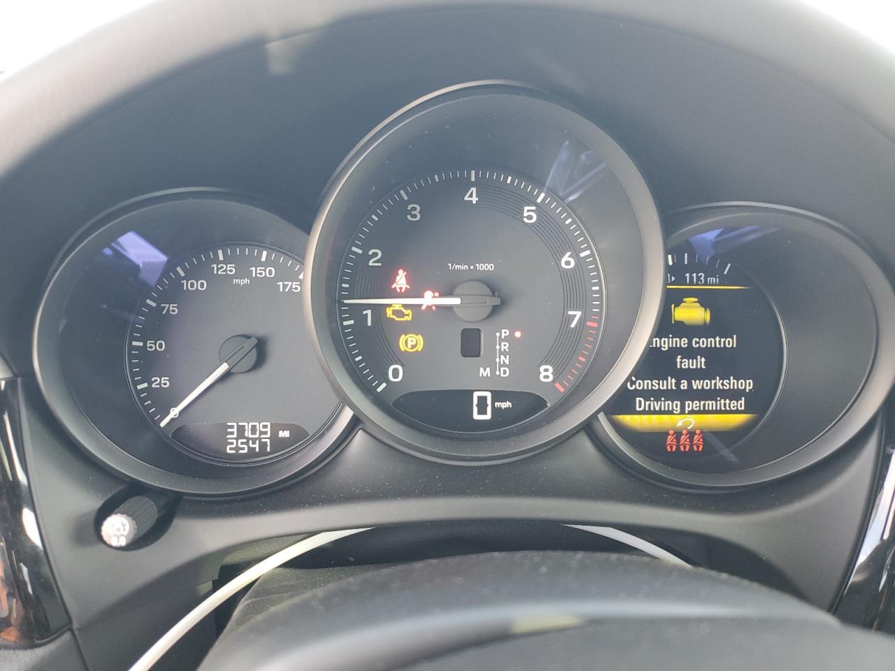 2024 PORSCHE Macan