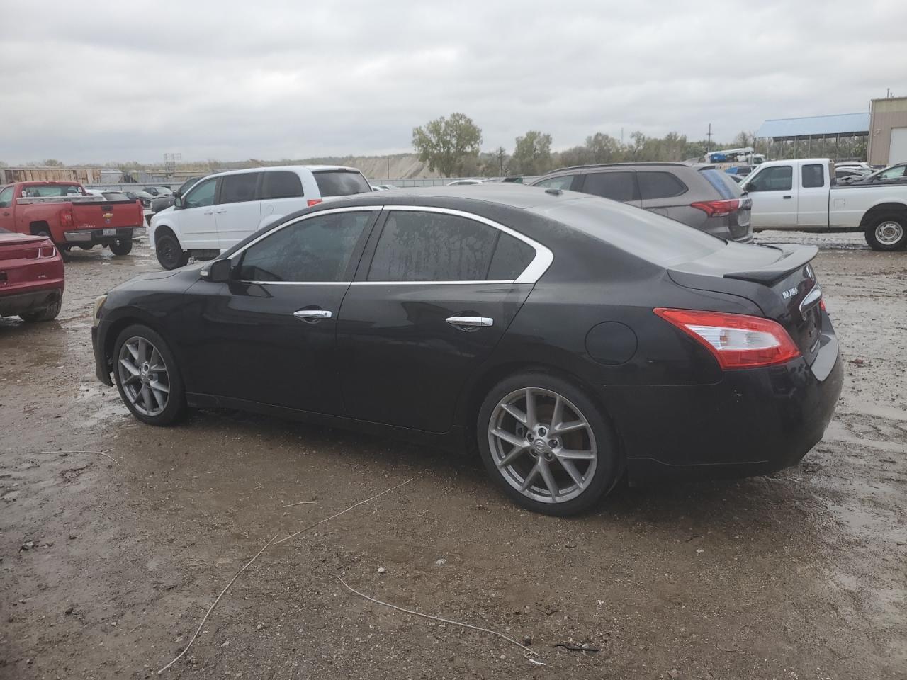 2011 NISSAN Maxima