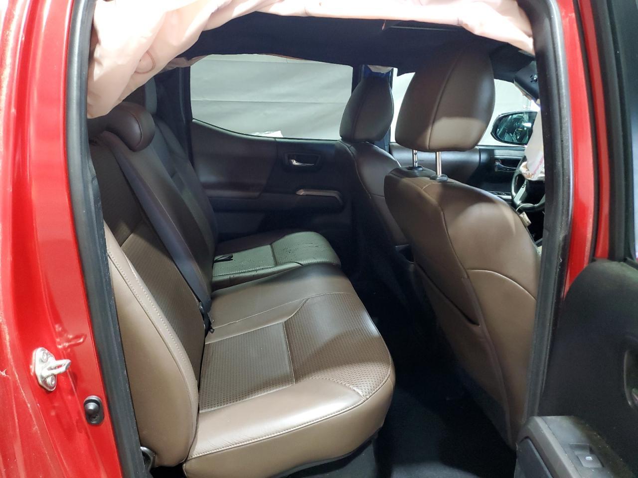2016 TOYOTA TACOMA