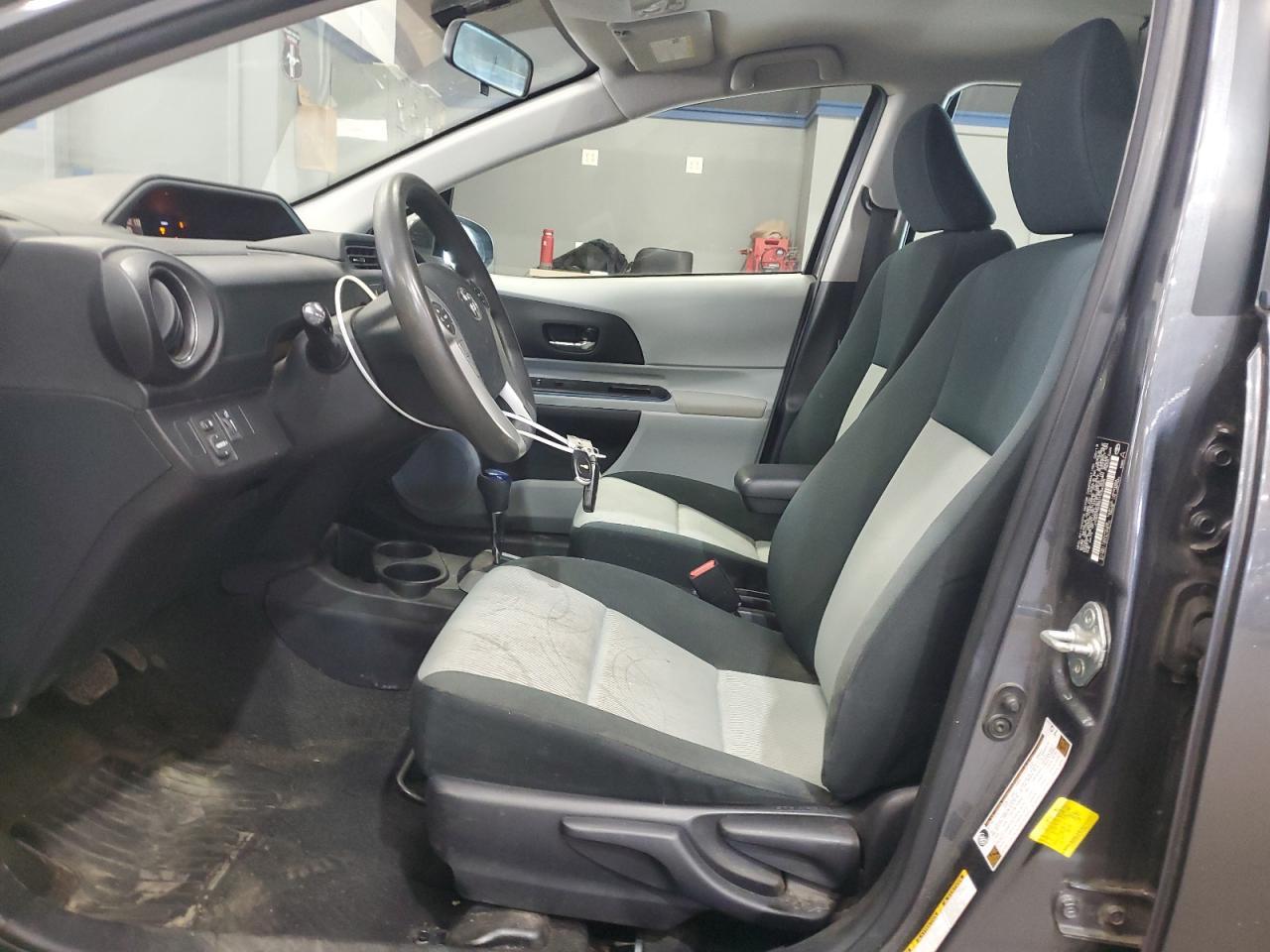 2013 TOYOTA Prius c