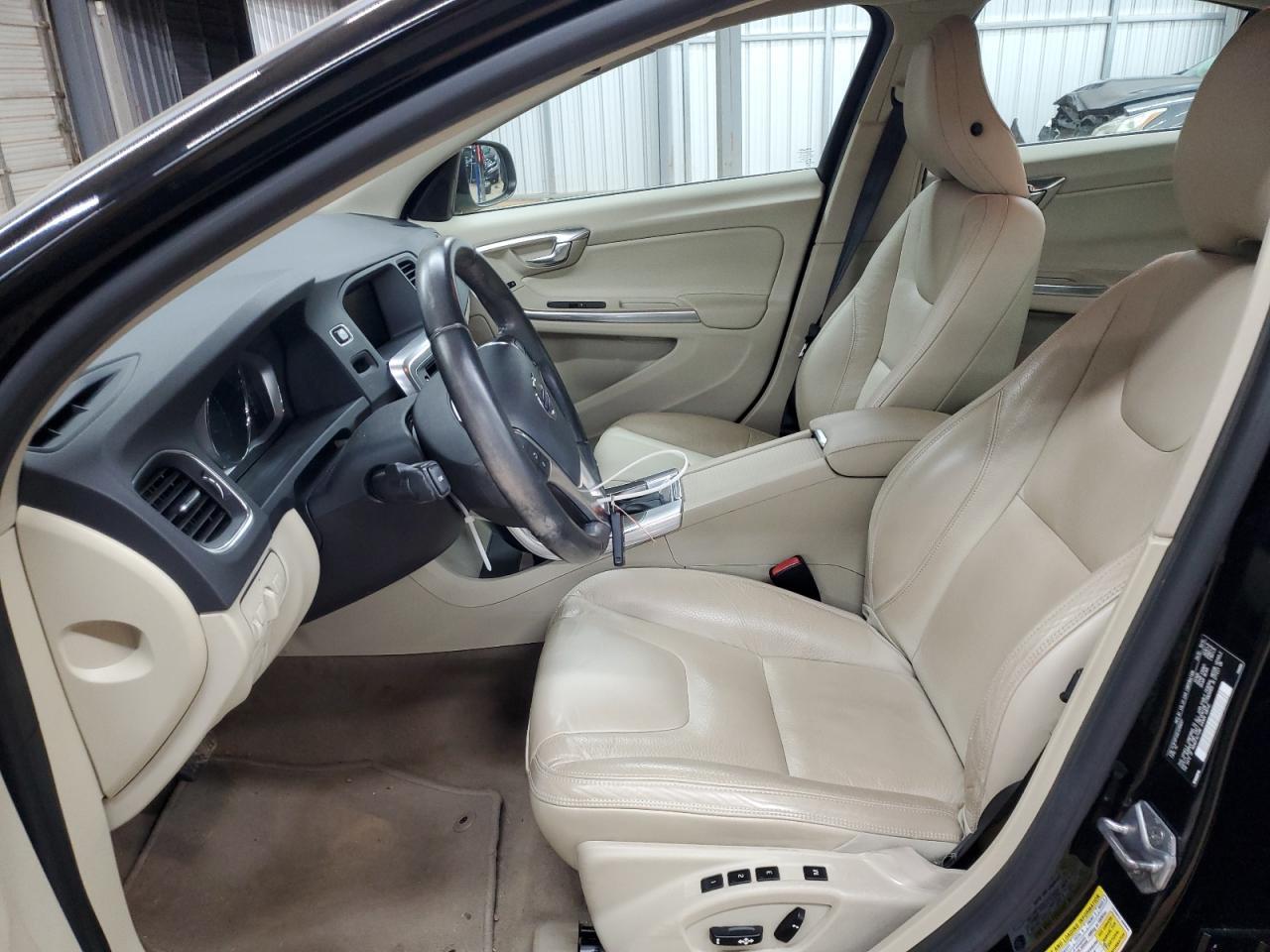 2014 VOLVO S60