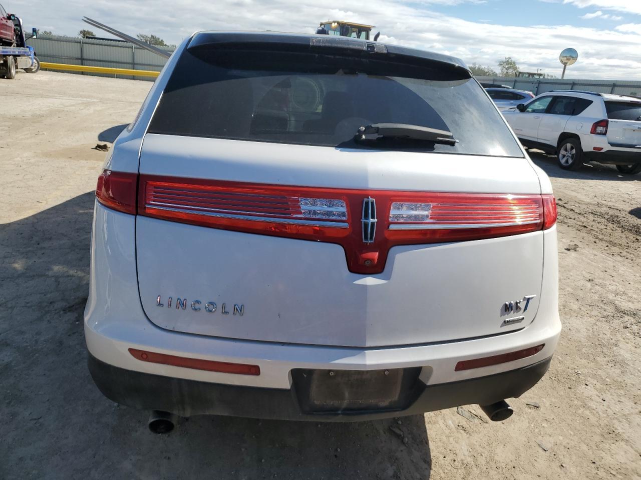 2013 LINCOLN MKT