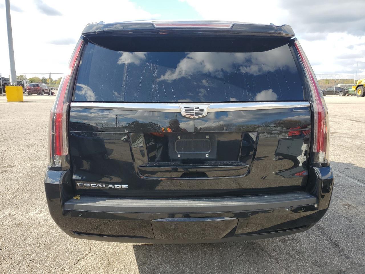 2016 CADILLAC ESCALADE