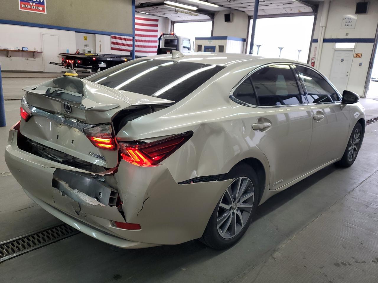 2016 LEXUS ES 300H