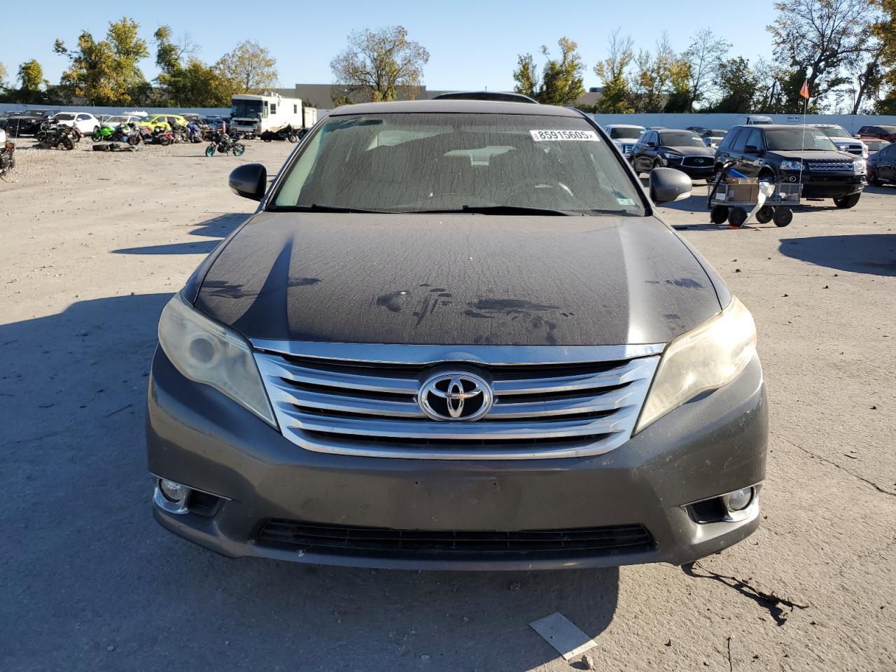 2011 TOYOTA Avalon