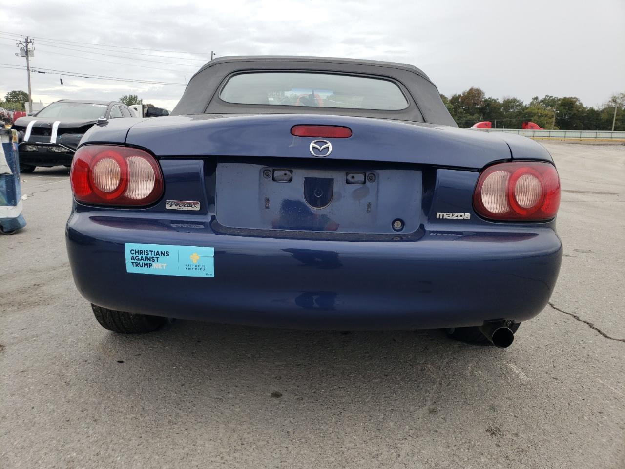 2003 MAZDA MX-5 Miata