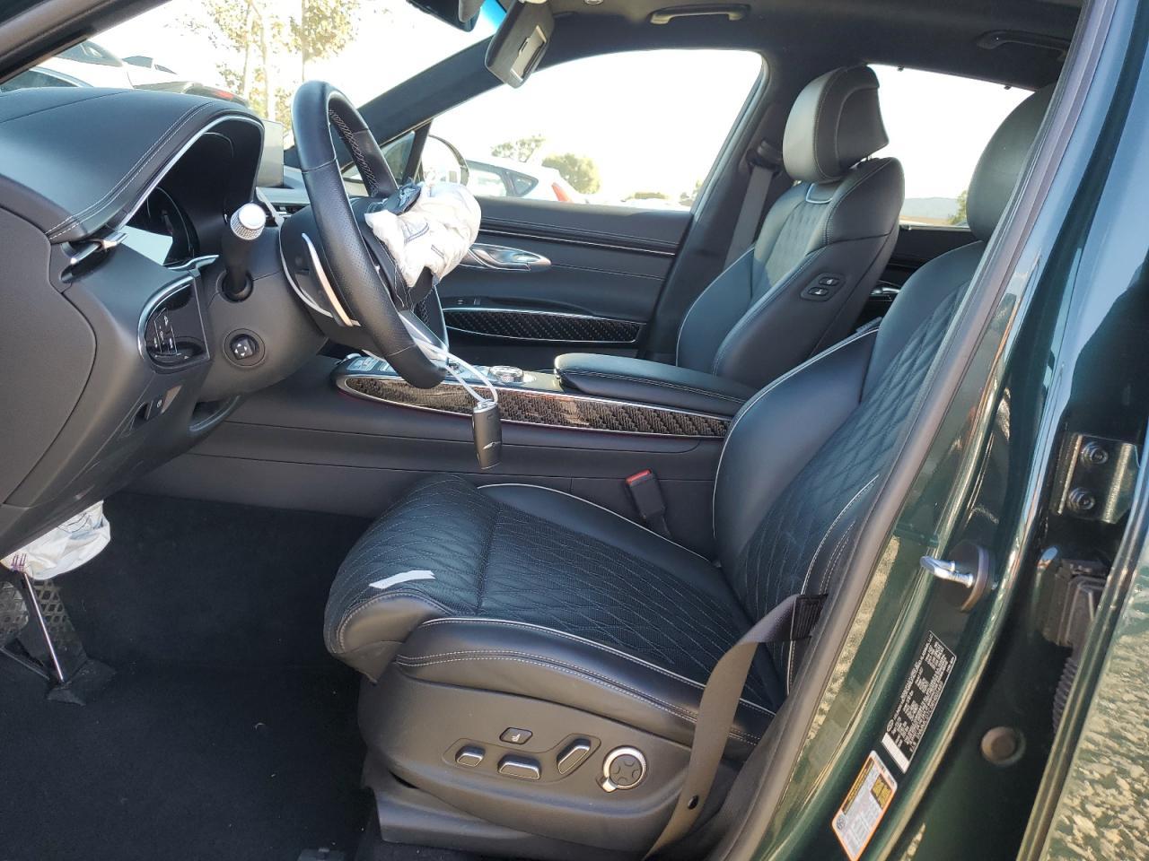 2024 GENESIS GV70