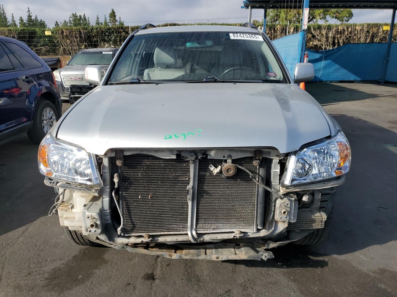 2004 TOYOTA HIGHLANDER