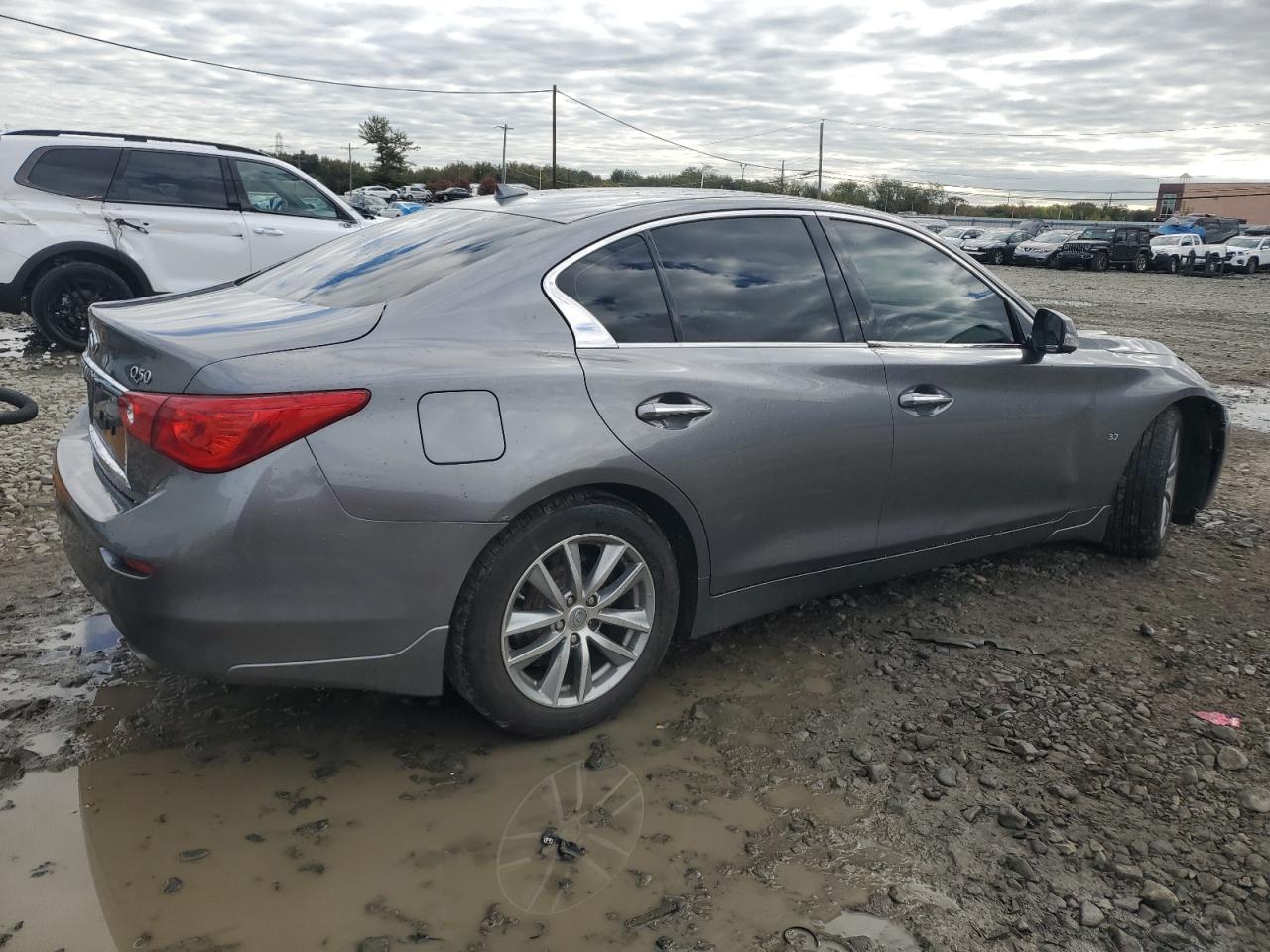 2015 INFINITI Q50