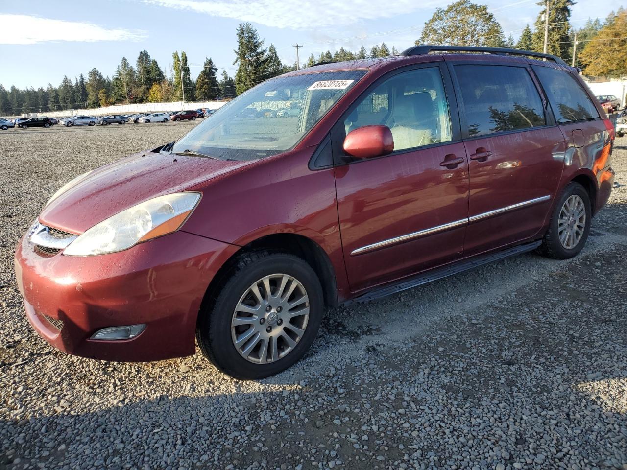 2010 TOYOTA SIENNA