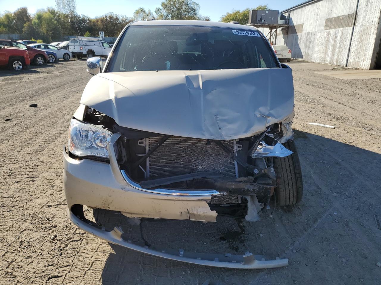 2014 CHRYSLER Town & Country