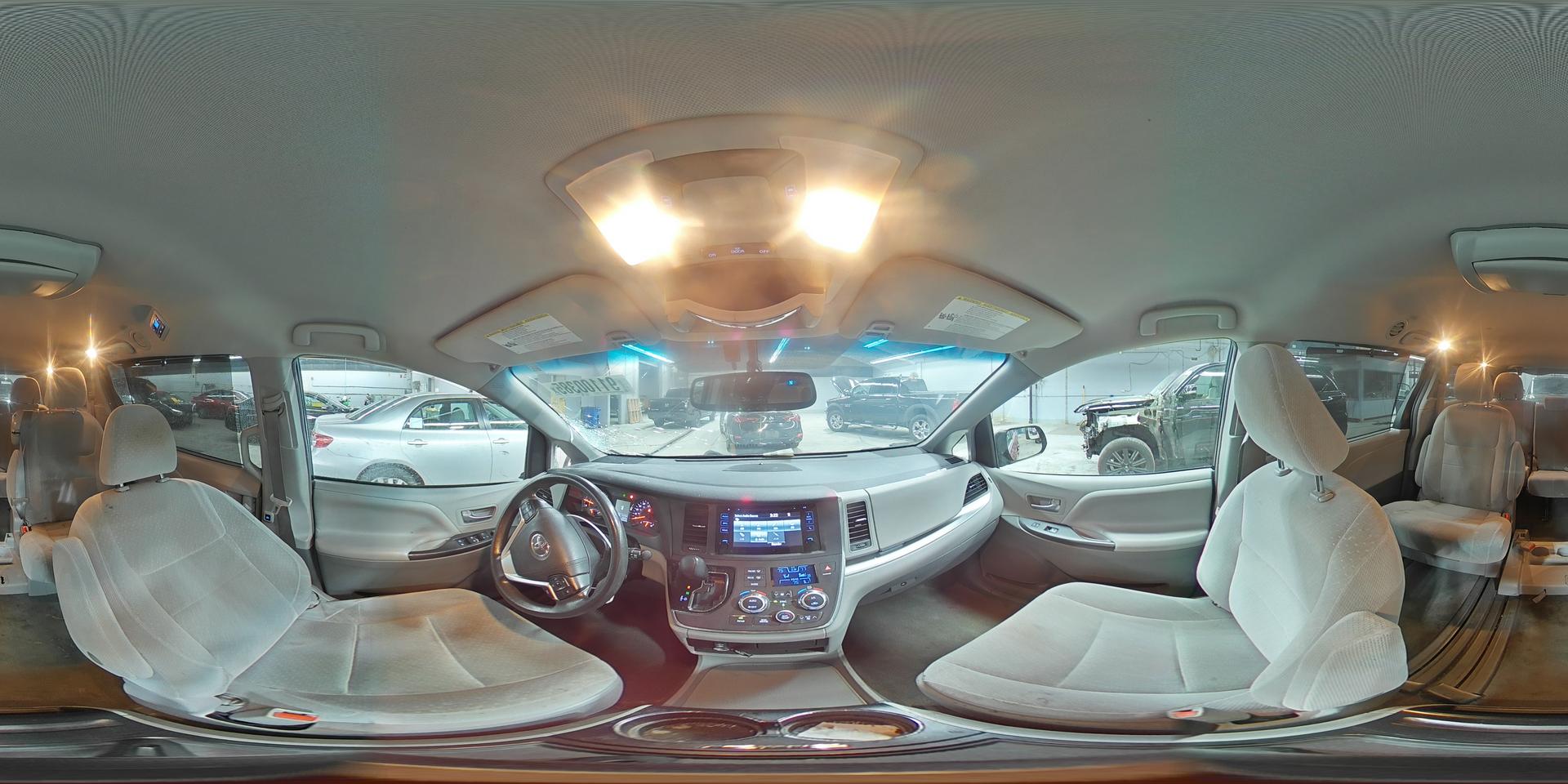2017 TOYOTA SIENNA